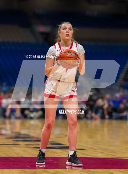 Thumbnail 2 in Huntington vs. Shallowater (UIL 3A Basketball Final) photogallery.
