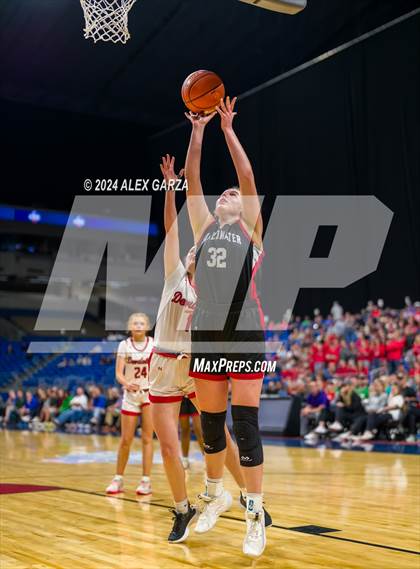 Thumbnail 2 in Huntington vs. Shallowater (UIL 3A Basketball Final) photogallery.