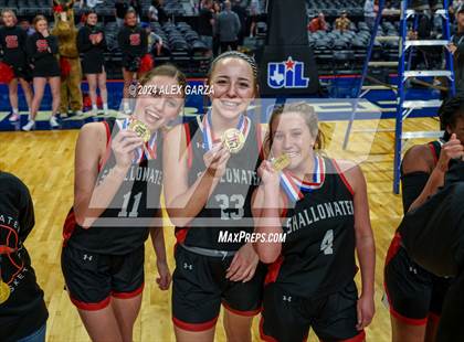 Thumbnail 1 in Huntington vs. Shallowater (UIL 3A Basketball Final) photogallery.