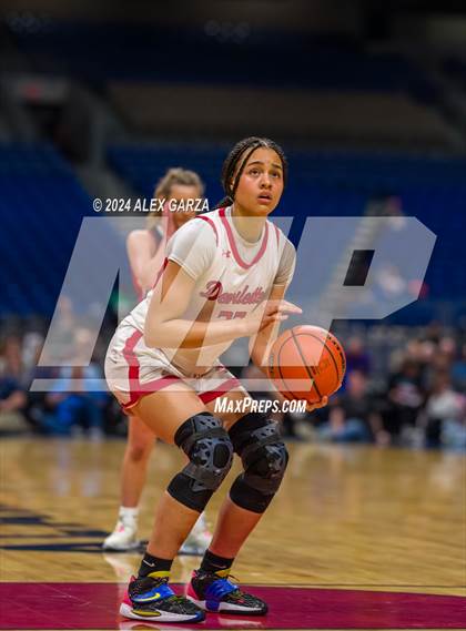 Thumbnail 3 in Huntington vs. Shallowater (UIL 3A Basketball Final) photogallery.
