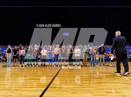 Thumbnail 1 in Huntington vs. Shallowater (UIL 3A Basketball Final) photogallery.