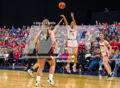 Thumbnail 1 in Huntington vs. Shallowater (UIL 3A Basketball Final) photogallery.