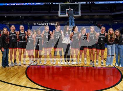 Thumbnail 3 in Huntington vs. Shallowater (UIL 3A Basketball Final) photogallery.
