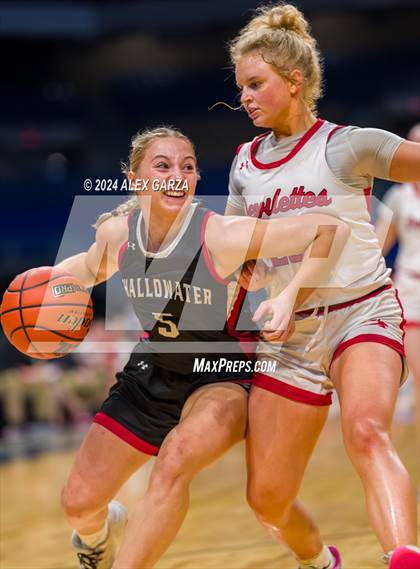 Thumbnail 2 in Huntington vs. Shallowater (UIL 3A Basketball Final) photogallery.