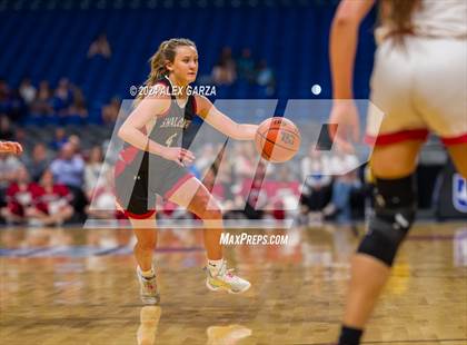 Thumbnail 2 in Huntington vs. Shallowater (UIL 3A Basketball Final) photogallery.