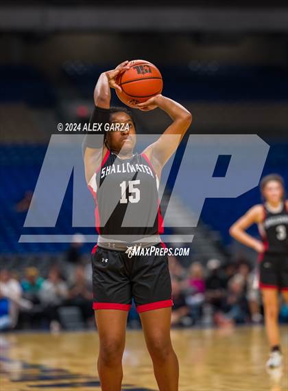 Thumbnail 2 in Huntington vs. Shallowater (UIL 3A Basketball Final) photogallery.