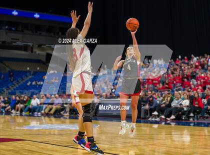 Thumbnail 3 in Huntington vs. Shallowater (UIL 3A Basketball Final) photogallery.