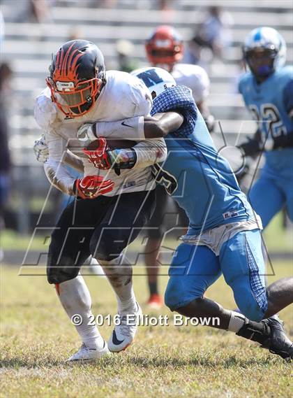 Thumbnail 3 in Northwestern vs  DuVal photogallery.