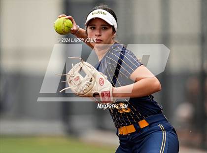 Thumbnail 1 in Wilcox @ Milpitas photogallery.