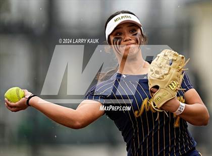 Thumbnail 2 in Wilcox @ Milpitas photogallery.