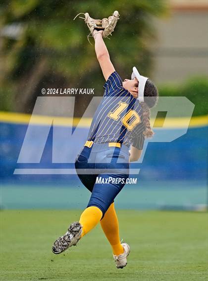 Thumbnail 3 in Wilcox @ Milpitas photogallery.