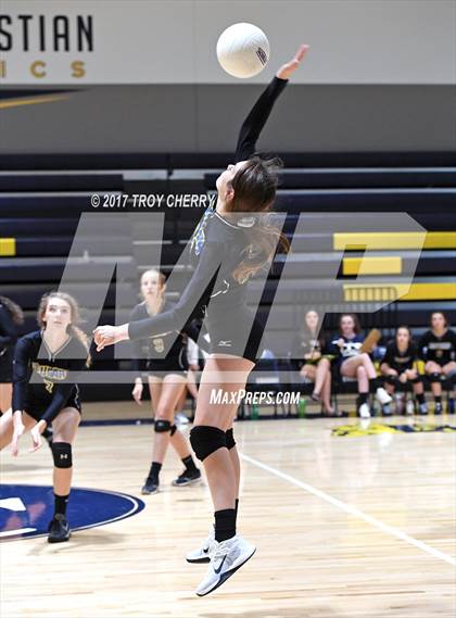 Thumbnail 3 in Carmel Christian vs Westminster Catawba photogallery.