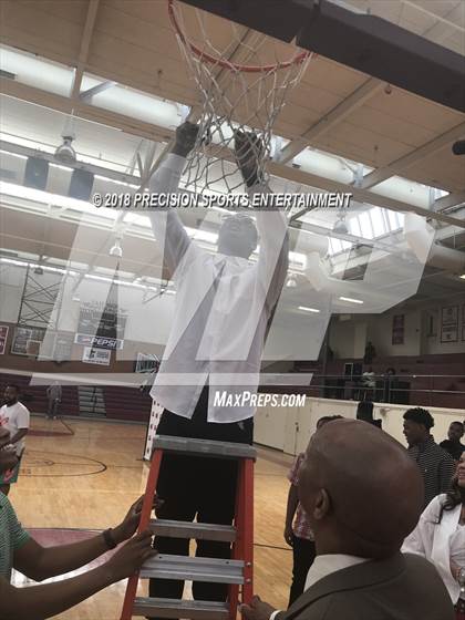Thumbnail 2 in Memphis East TOC Ceremony photogallery.
