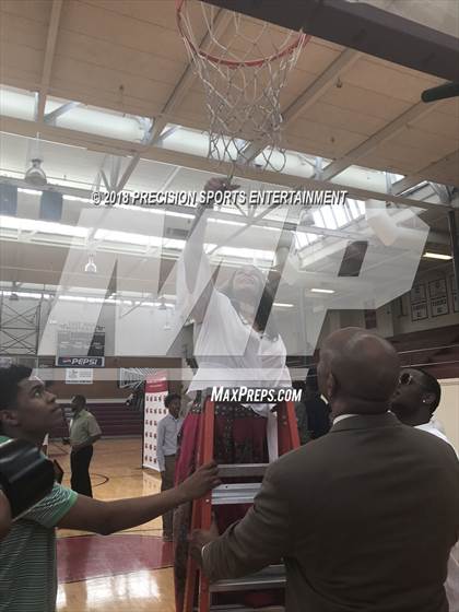 Thumbnail 2 in Memphis East TOC Ceremony photogallery.