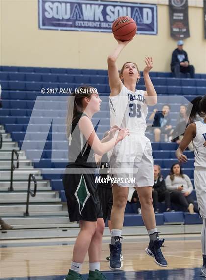 Thumbnail 1 in D'Evelyn @ Valor Christian photogallery.