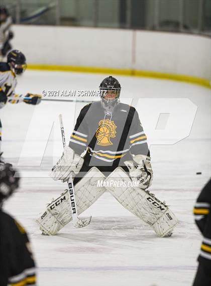 Thumbnail 3 in McQuaid @ Victor photogallery.