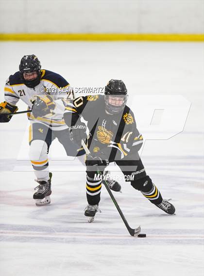 Thumbnail 3 in McQuaid @ Victor photogallery.