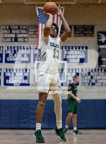 Thumbnail 1 in Bishop Hendricken @ William Floyd (New York Holiday Invitational) photogallery.