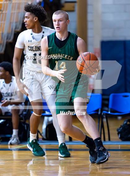 Thumbnail 2 in Bishop Hendricken @ William Floyd (New York Holiday Invitational) photogallery.