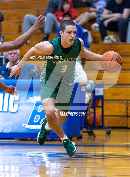 Thumbnail 3 in Bishop Hendricken @ William Floyd (New York Holiday Invitational) photogallery.