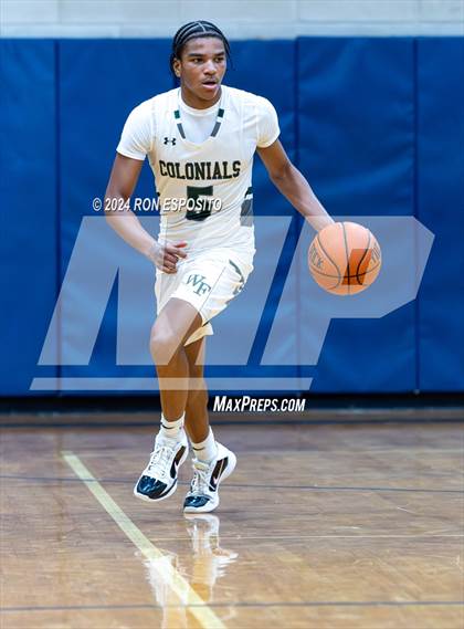 Thumbnail 3 in Bishop Hendricken @ William Floyd (New York Holiday Invitational) photogallery.