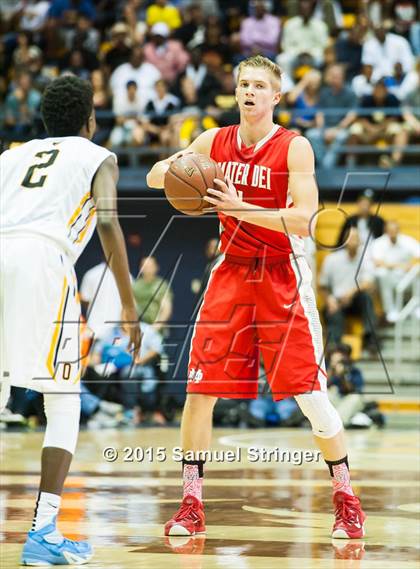 Thumbnail 2 in Bishop O'Dowd vs. Mater Dei (CIF State Open Division Final) photogallery.