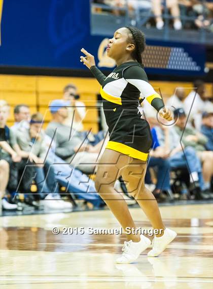 Thumbnail 3 in Bishop O'Dowd vs. Mater Dei (CIF State Open Division Final) photogallery.
