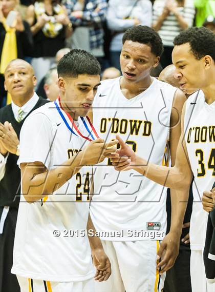Thumbnail 1 in Bishop O'Dowd vs. Mater Dei (CIF State Open Division Final) photogallery.