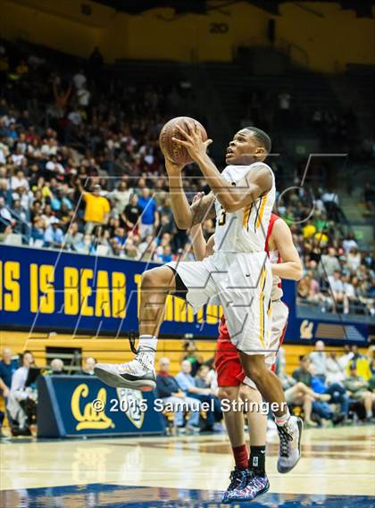 Thumbnail 2 in Bishop O'Dowd vs. Mater Dei (CIF State Open Division Final) photogallery.