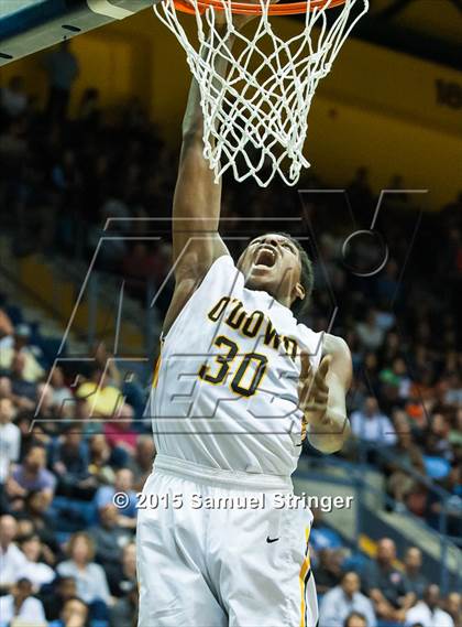 Thumbnail 3 in Bishop O'Dowd vs. Mater Dei (CIF State Open Division Final) photogallery.