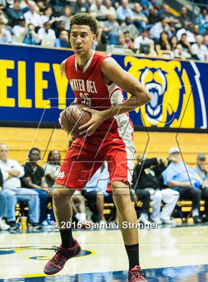 Thumbnail 1 in Bishop O'Dowd vs. Mater Dei (CIF State Open Division Final) photogallery.