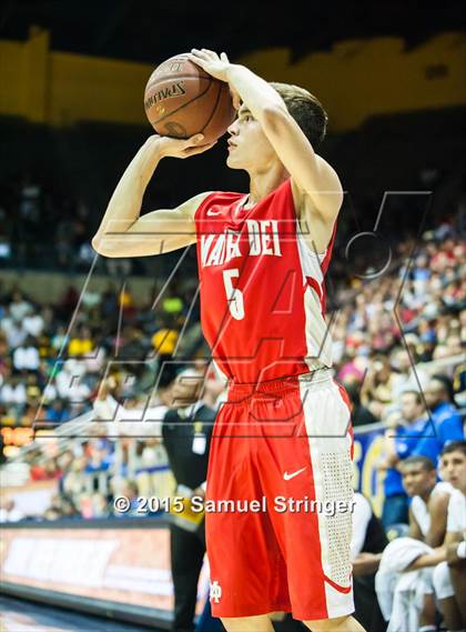 Thumbnail 2 in Bishop O'Dowd vs. Mater Dei (CIF State Open Division Final) photogallery.