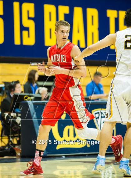 Thumbnail 3 in Bishop O'Dowd vs. Mater Dei (CIF State Open Division Final) photogallery.