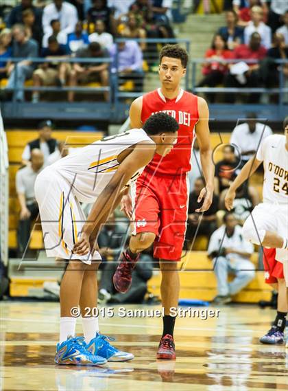 Thumbnail 2 in Bishop O'Dowd vs. Mater Dei (CIF State Open Division Final) photogallery.