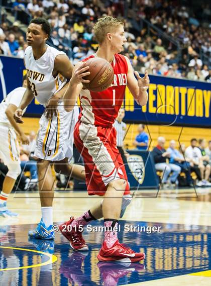 Thumbnail 3 in Bishop O'Dowd vs. Mater Dei (CIF State Open Division Final) photogallery.