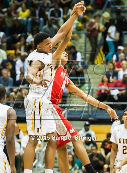 Thumbnail 2 in Bishop O'Dowd vs. Mater Dei (CIF State Open Division Final) photogallery.