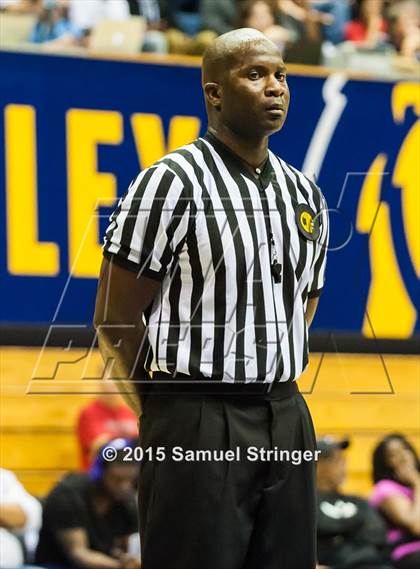 Thumbnail 2 in Bishop O'Dowd vs. Mater Dei (CIF State Open Division Final) photogallery.