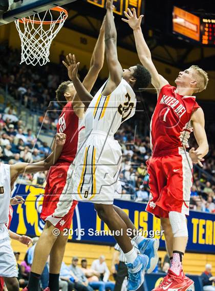 Thumbnail 1 in Bishop O'Dowd vs. Mater Dei (CIF State Open Division Final) photogallery.