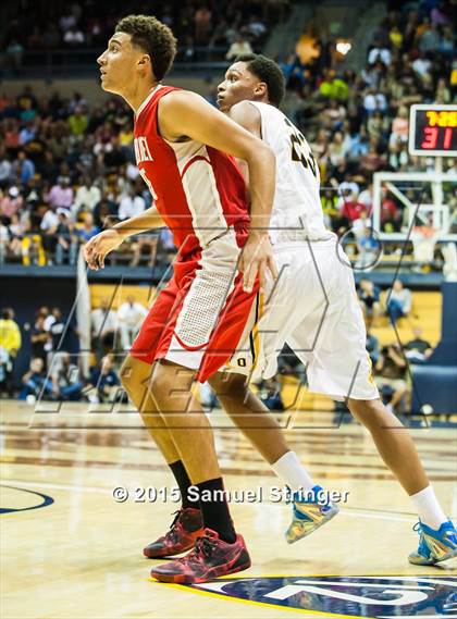 Thumbnail 1 in Bishop O'Dowd vs. Mater Dei (CIF State Open Division Final) photogallery.