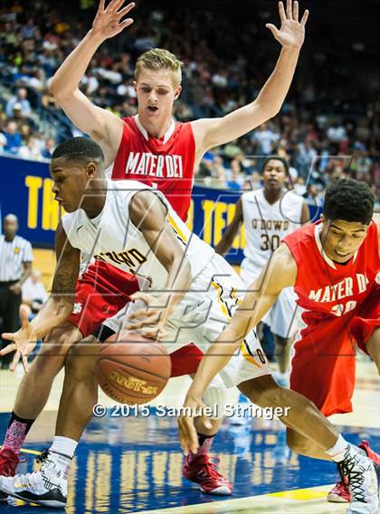Thumbnail 2 in Bishop O'Dowd vs. Mater Dei (CIF State Open Division Final) photogallery.