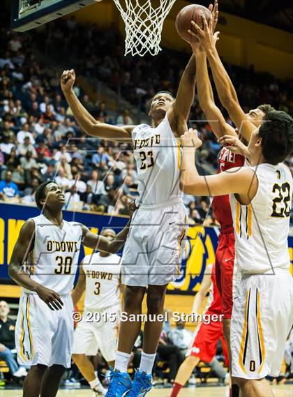 Thumbnail 3 in Bishop O'Dowd vs. Mater Dei (CIF State Open Division Final) photogallery.