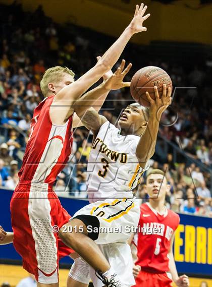 Thumbnail 2 in Bishop O'Dowd vs. Mater Dei (CIF State Open Division Final) photogallery.