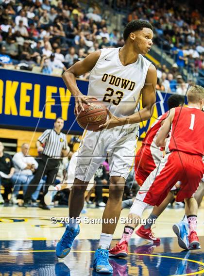Thumbnail 1 in Bishop O'Dowd vs. Mater Dei (CIF State Open Division Final) photogallery.