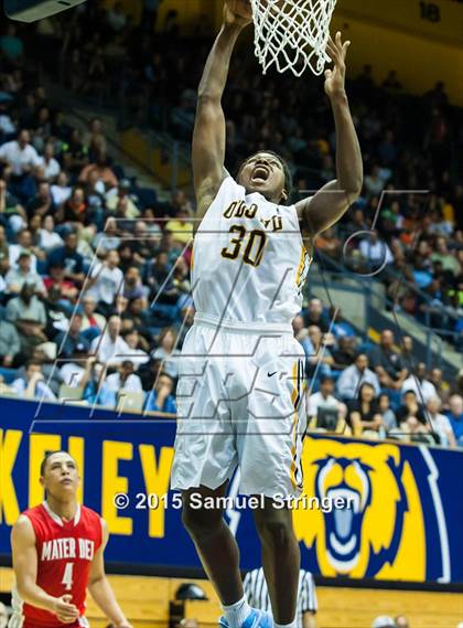 Thumbnail 2 in Bishop O'Dowd vs. Mater Dei (CIF State Open Division Final) photogallery.