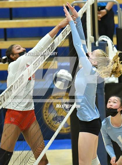 Thumbnail 2 in Hillsdale @ Harvard-Westlake (CIF State D1 Final) photogallery.