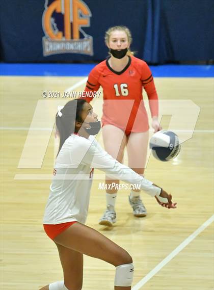 Thumbnail 3 in Hillsdale @ Harvard-Westlake (CIF State D1 Final) photogallery.