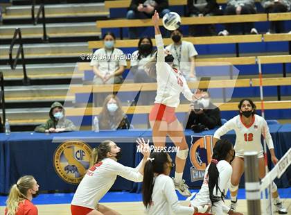 Thumbnail 2 in Hillsdale @ Harvard-Westlake (CIF State D1 Final) photogallery.