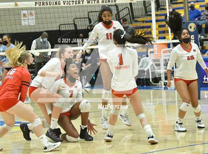 Thumbnail 2 in Hillsdale @ Harvard-Westlake (CIF State D1 Final) photogallery.