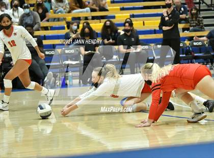Thumbnail 2 in Hillsdale @ Harvard-Westlake (CIF State D1 Final) photogallery.