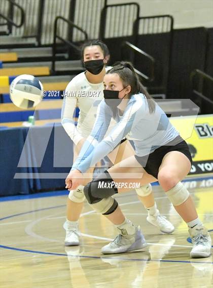 Thumbnail 2 in Hillsdale @ Harvard-Westlake (CIF State D1 Final) photogallery.